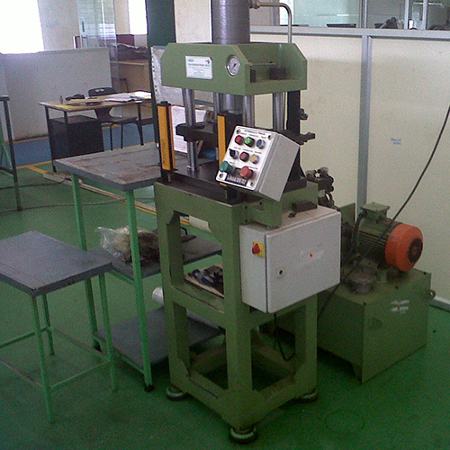 Hydraulic Press - Power Source: Pneumatic