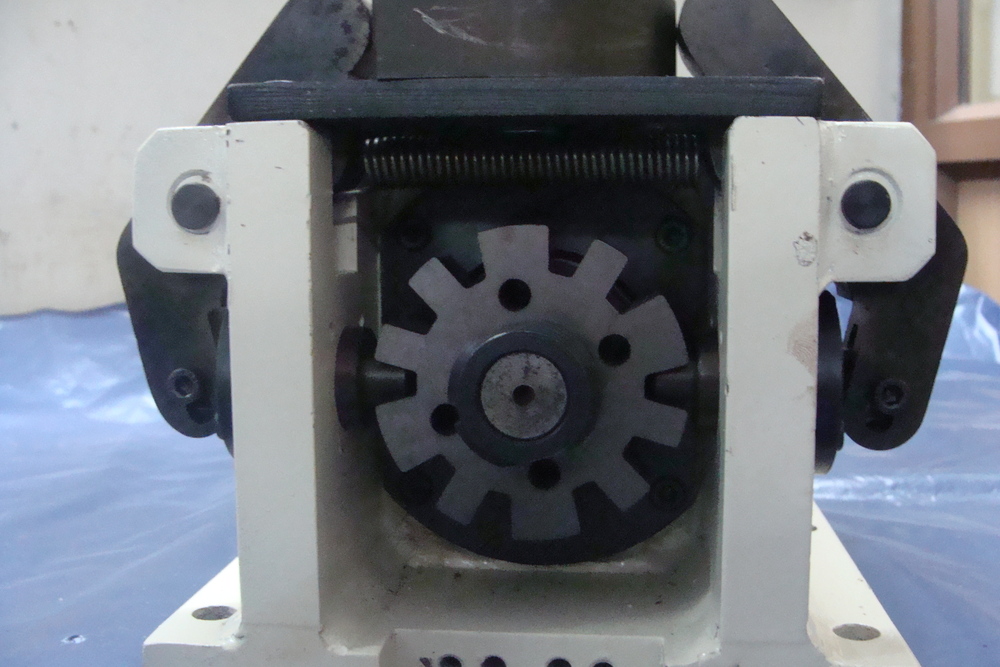 Indexing Mechanism - Geneva Drive Assembly - Automatic Grade: Semi-Automatic