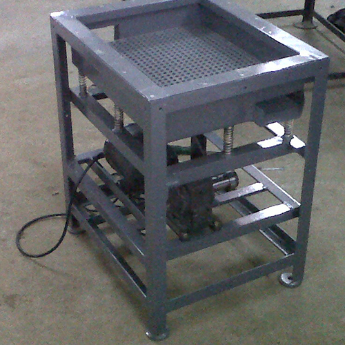 Vibratory Screening - Sieve Machine - Automatic Grade: Semi-Automatic