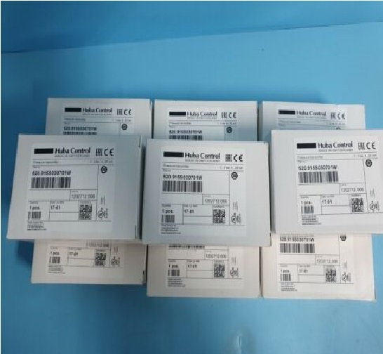 Huba Pressure Transmitter Model 520.915S032401W RANGE -1-3 BAR OUTPUT 4-20mA