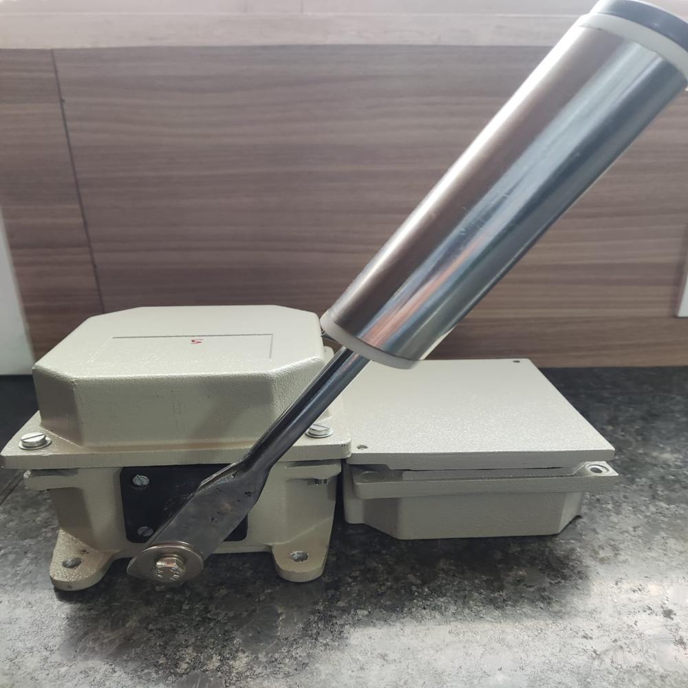 CONVEYOR BELT SWAY SWITCH WITH JUNCTION BOX