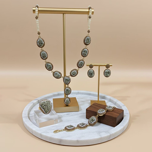 Artificial Necklaces