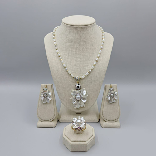 Artificial Necklaces
