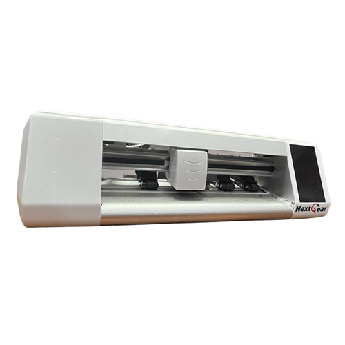 13 Inch Plotter - Automatic Grade: Automatic