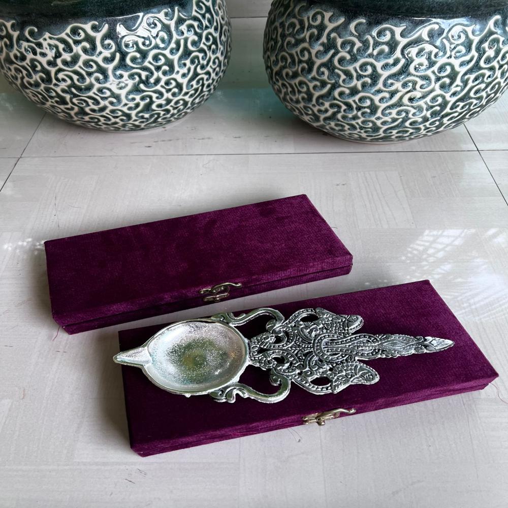 Antique Aarti/Kapur Daani Stand With Box - Color: Silver