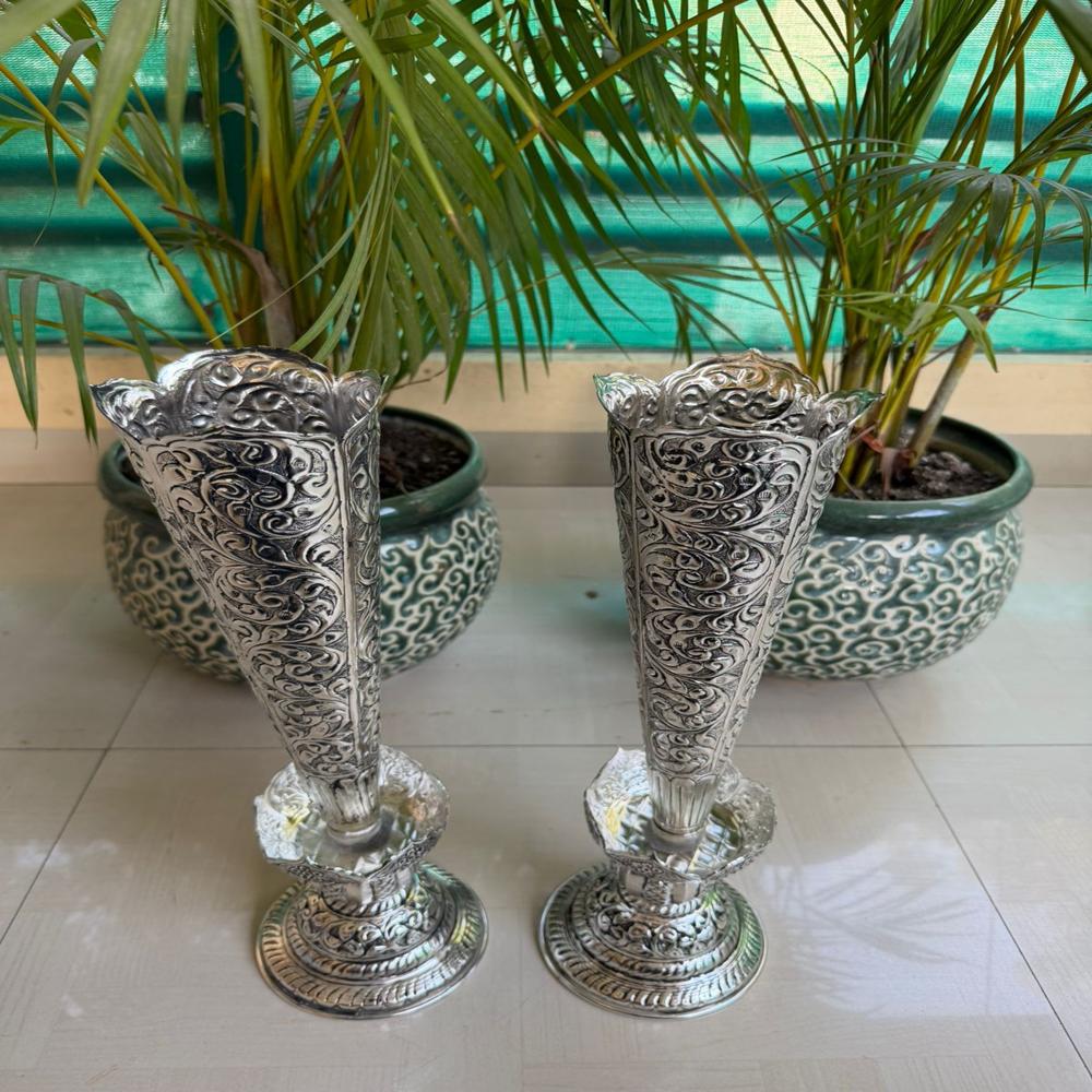 Long Sleek Vases - Feature: Easy To Install