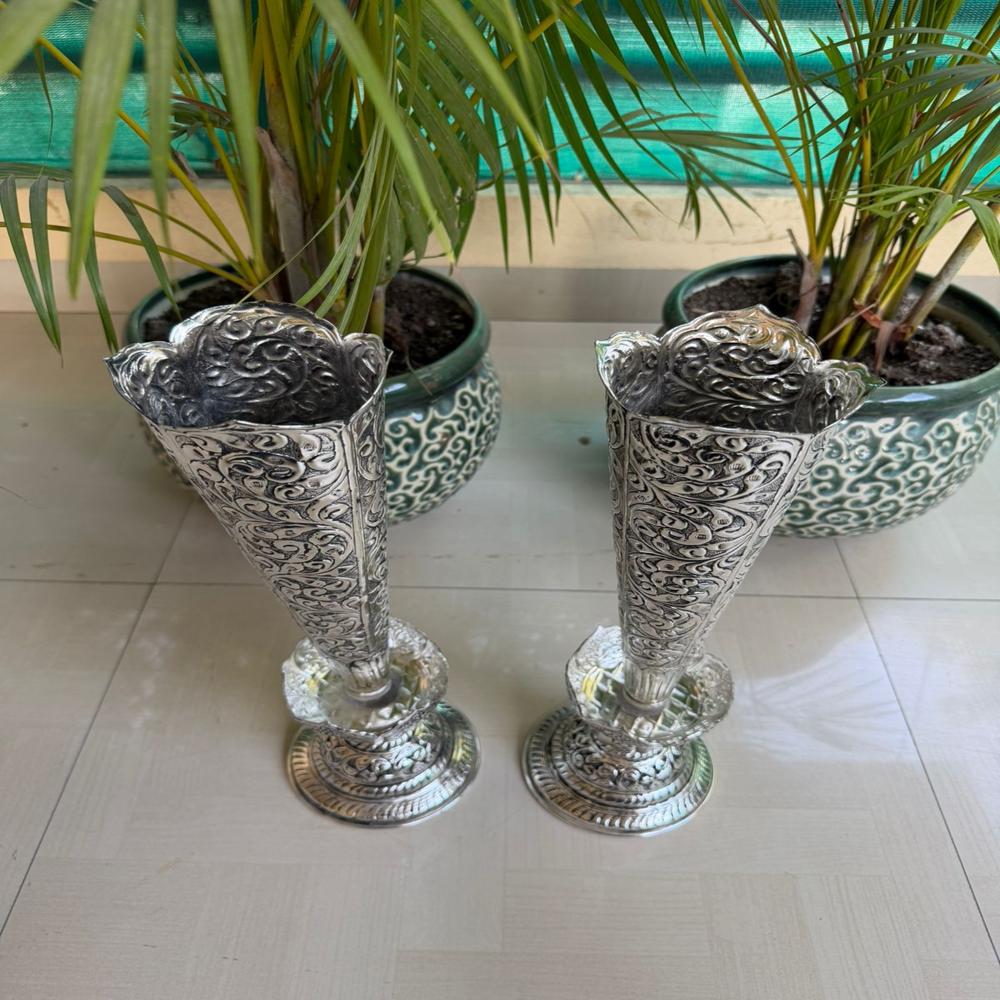 Long Sleek Vases - Feature: Easy To Install