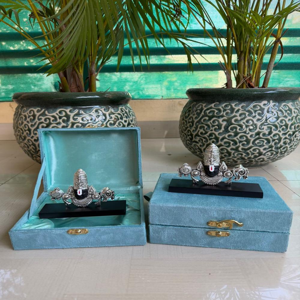 Balaji mukham on wooden plate stand with box