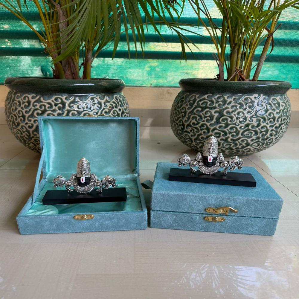 Balaji mukham on wooden plate stand with box