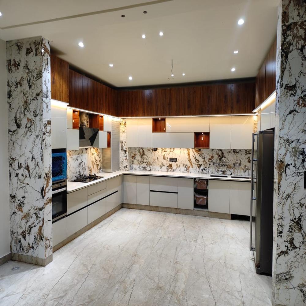 Stainless Steel Modular Kitchen With Pu Finuish - Assembly: Carpenter Assembly