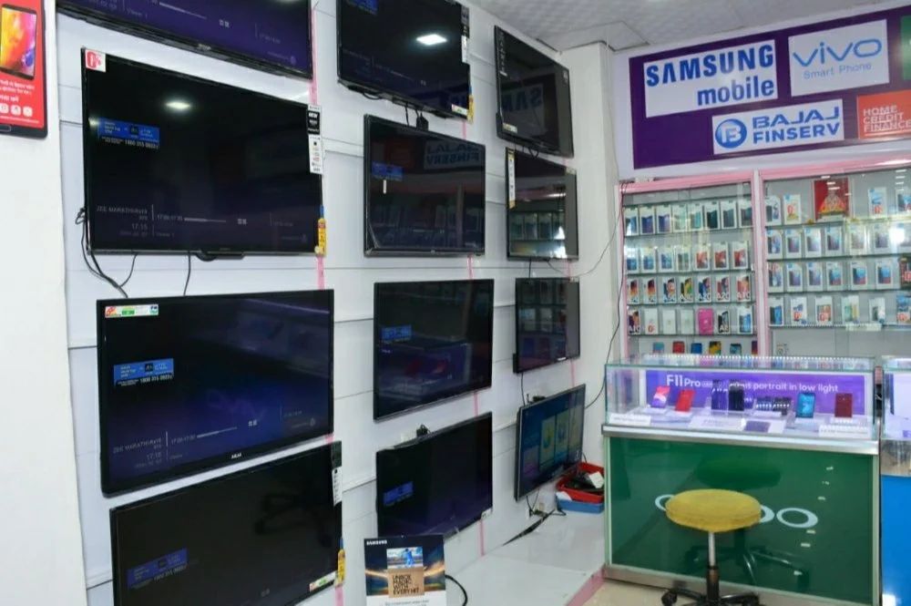 Mild Steel Wall Mounted Showroom Display TV Rack