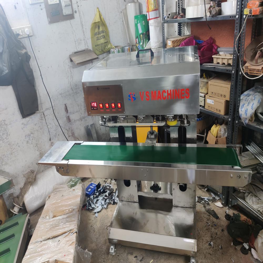 BAND SEALER MACHINE WITH CONVEYOR BELT