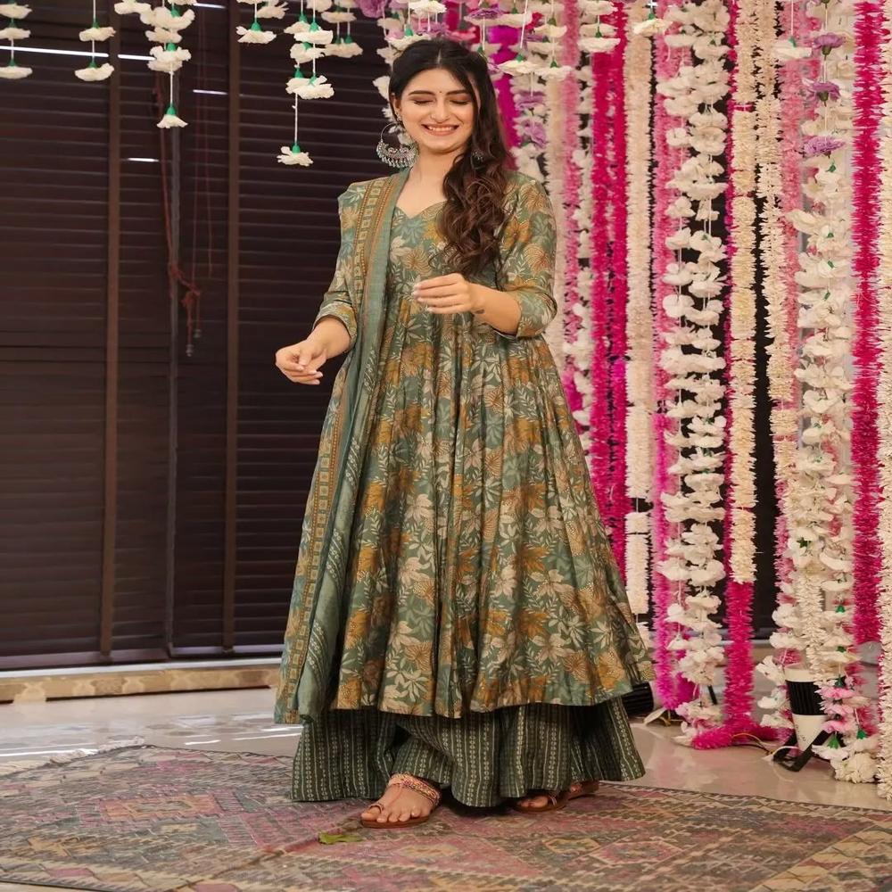 Green Fullpatti Suit - Bust Size: 36-44 Inch (in)