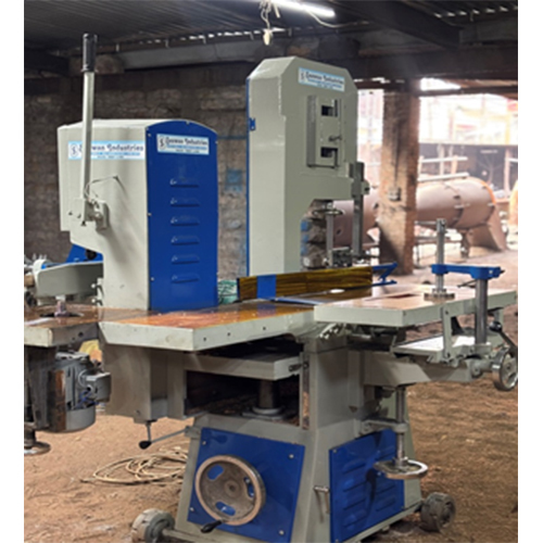 RANDA WITH STANDING CHAIN WITH AARI AND  WITH ROUTER