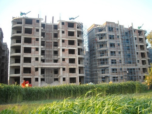 builders material lifting machine