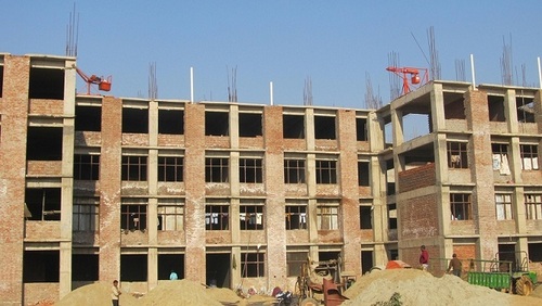 MATERIAL LIFTING MACHINE