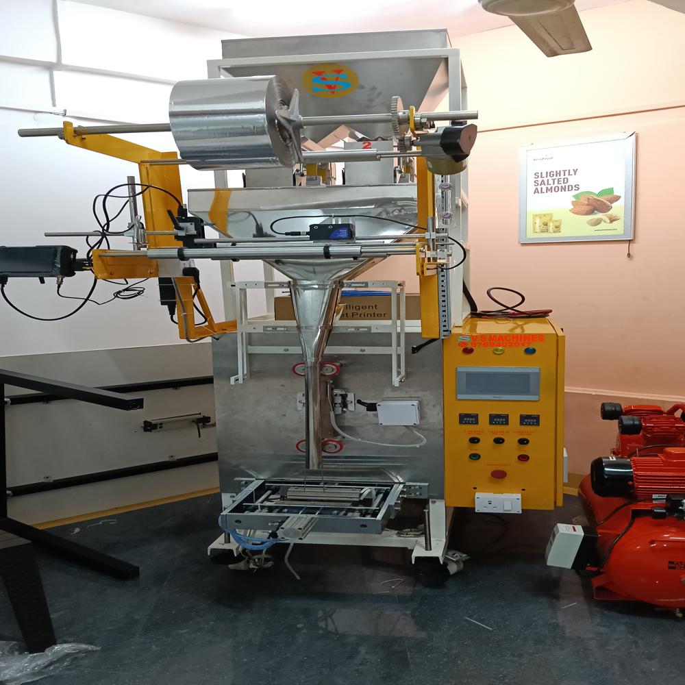 Automatic Granules Pouch Packaging Machine - Capacity: 10g-200g Kg