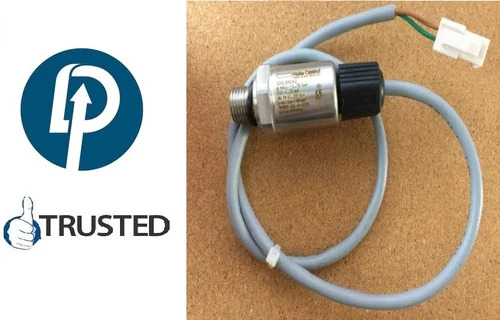 Huba - Pressure Transmitter Model: 520.914S032401W RANGE: -1-10 BAR OUTPUT 4-20mA