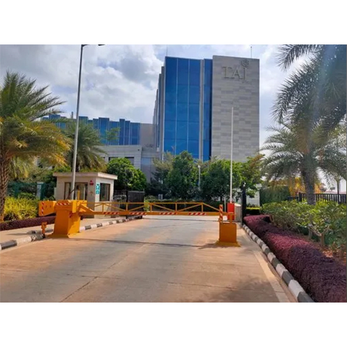 Anti Crash Boom Barrier - Color: Yellow