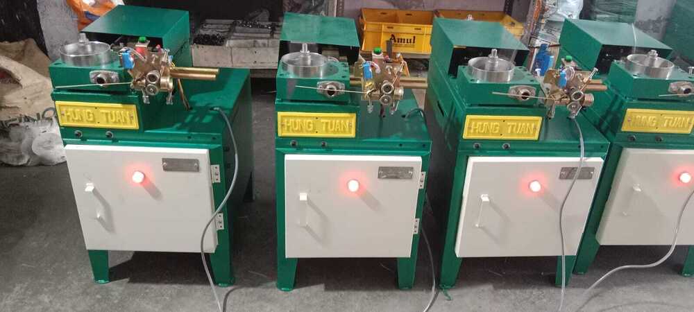Double Cutter With Conveyor Belt - Color: White