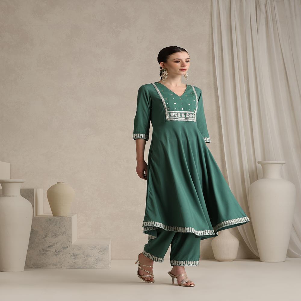 Women Kurta Set - Color: Green