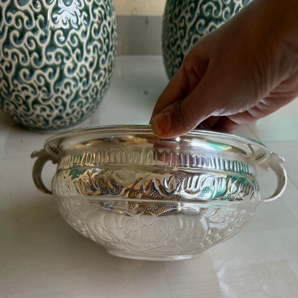 Shiny silvery germansilver urli with handles