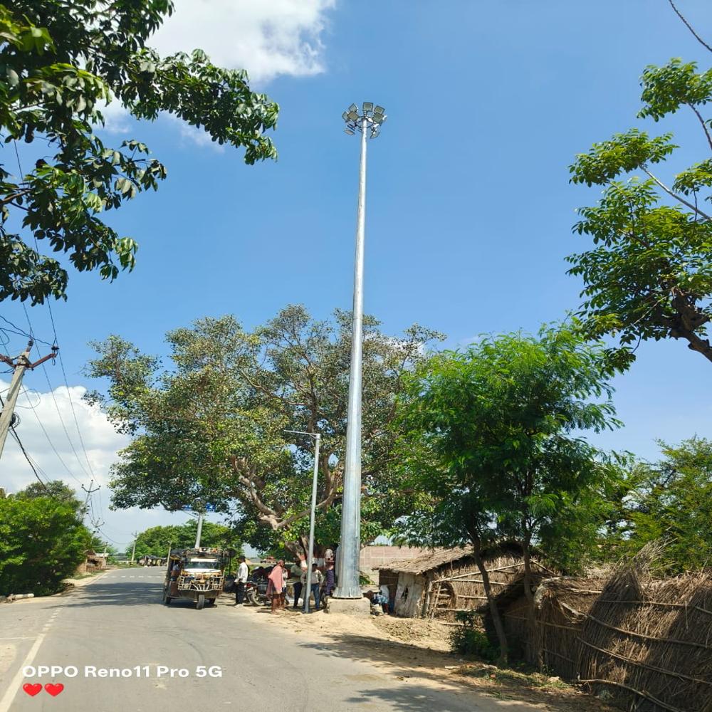 Silver Led High Mast Lighting Pole