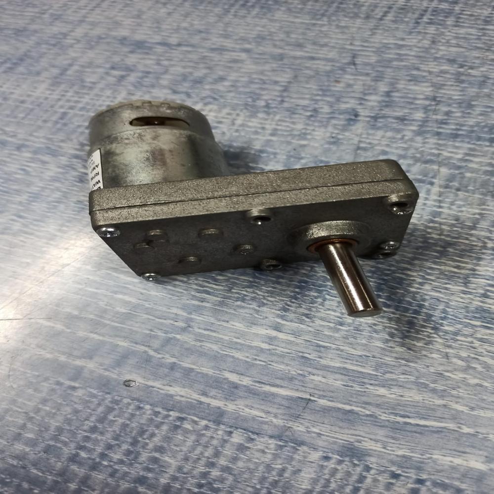 Dc Square Gear Motor - Dimension (L*w*h): 60 X 95 X 85 Mm Millimeter (Mm)
