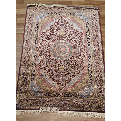 Kashmiri Silk Carpets - Advantage: Quick Drying