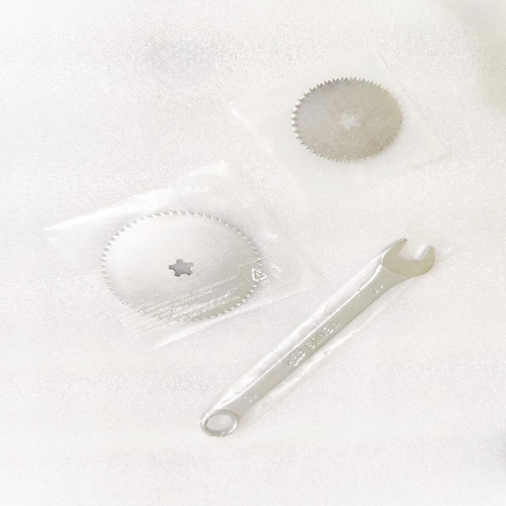 Plaster Cutter - Feature: - Oscillating Stainless Steel Blade