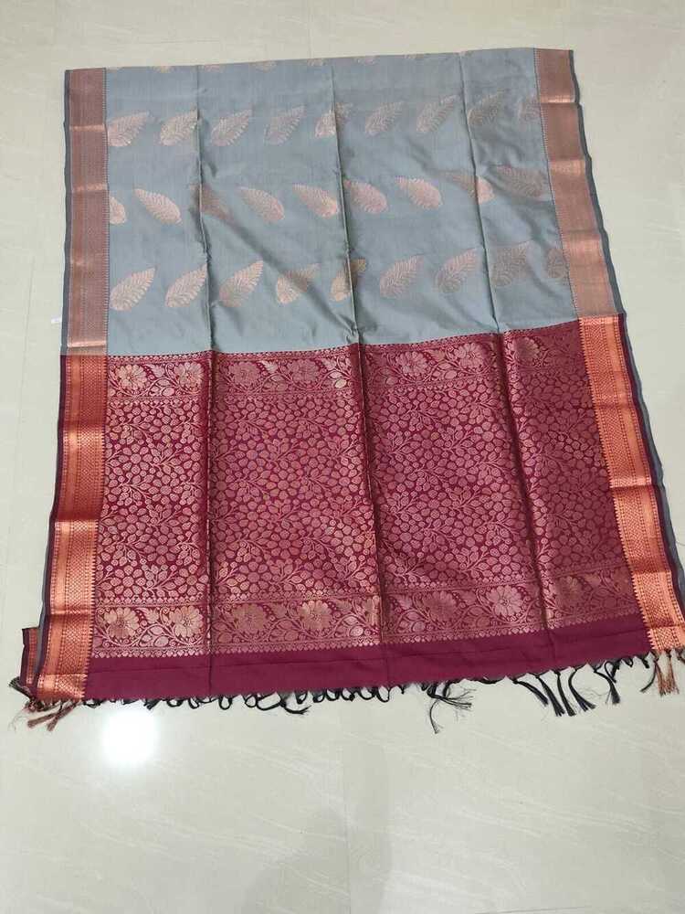 सॉफ्ट सिल्क साड़ी