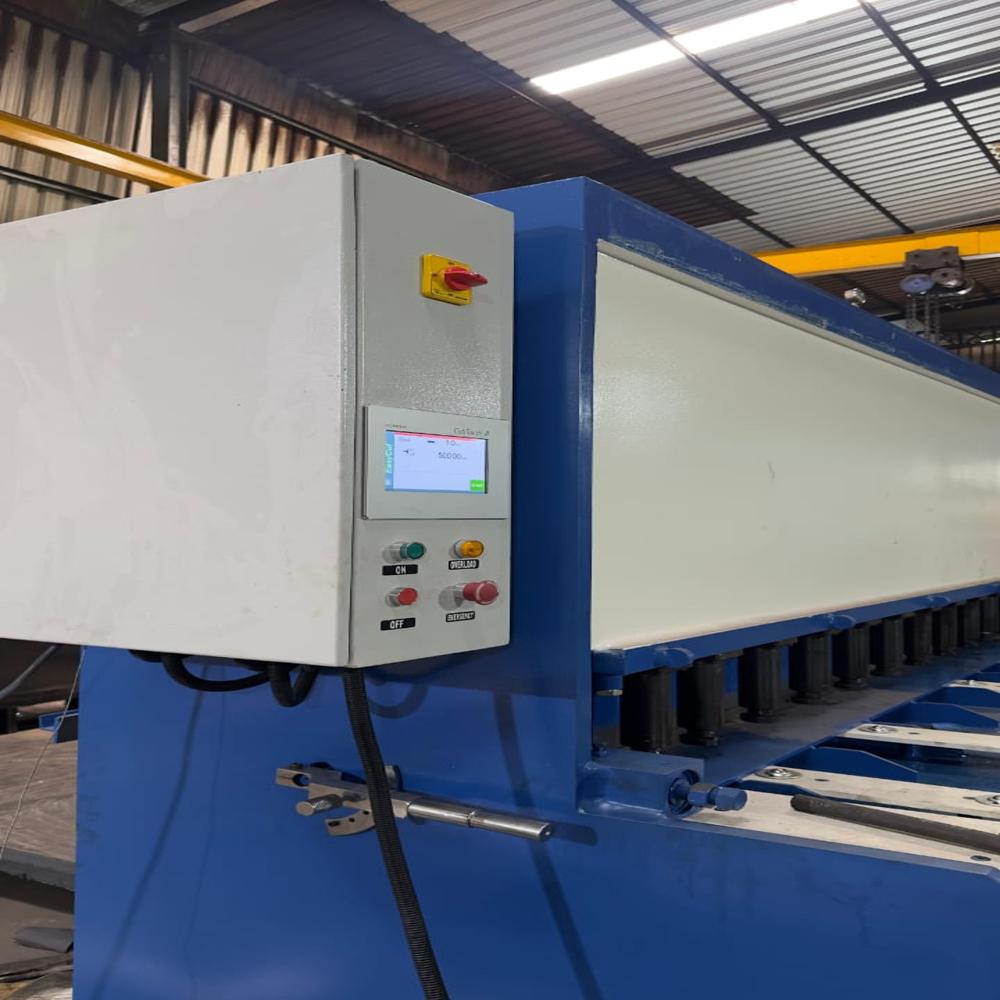 Hydraulic  Shearing Machine - Automatic Grade: Semi-automatic
