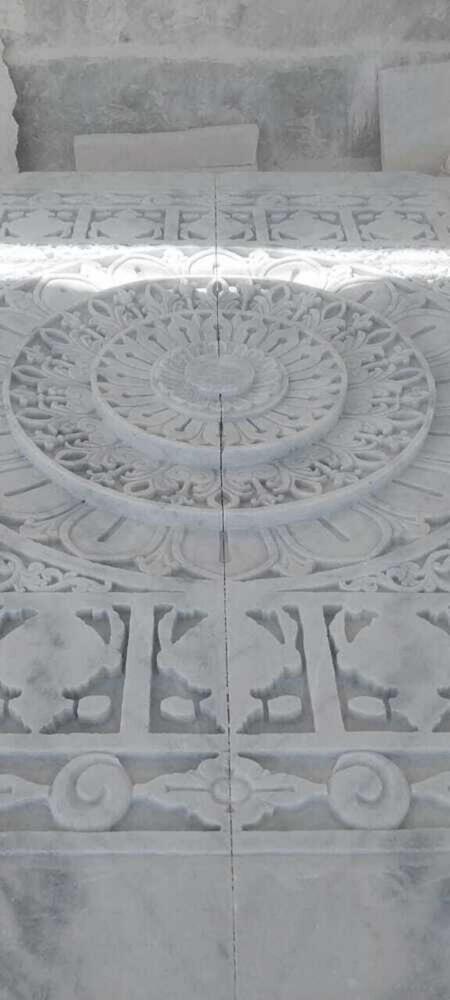 Marble Terrace - Color: White / Beige (Actual Color Ke According)