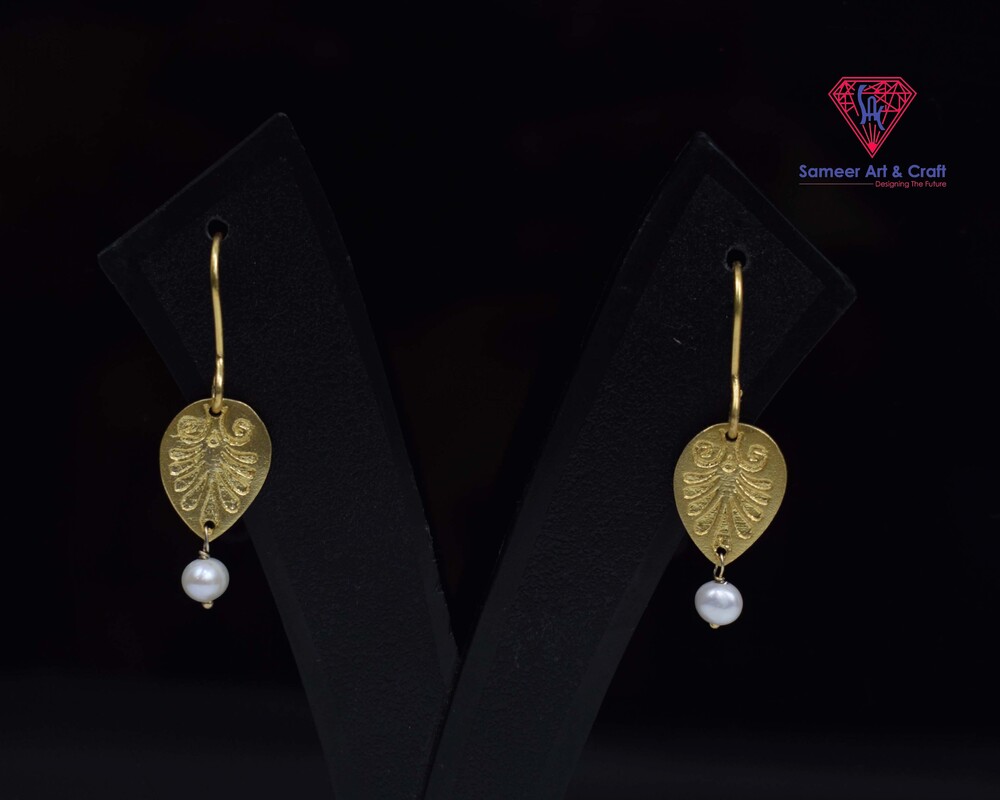 Natural Pearl Earring 925 Sterling Silver With Gold Plated Round Shape