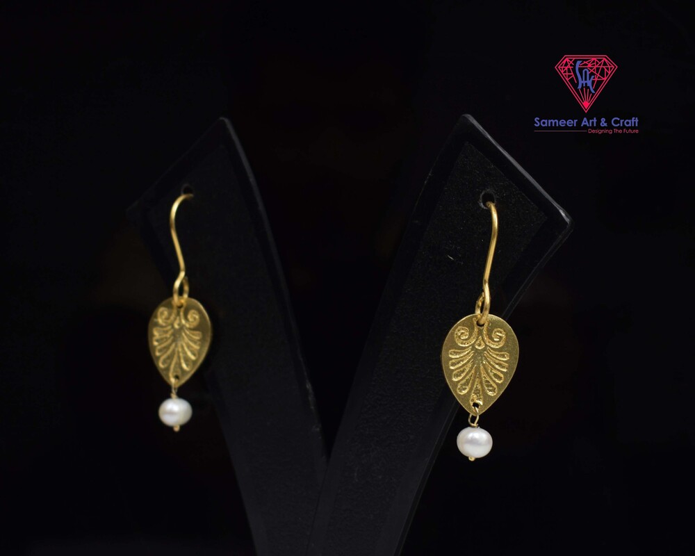 Natural Pearl Earring 925 Sterling Silver With Gold Plated Round Shape