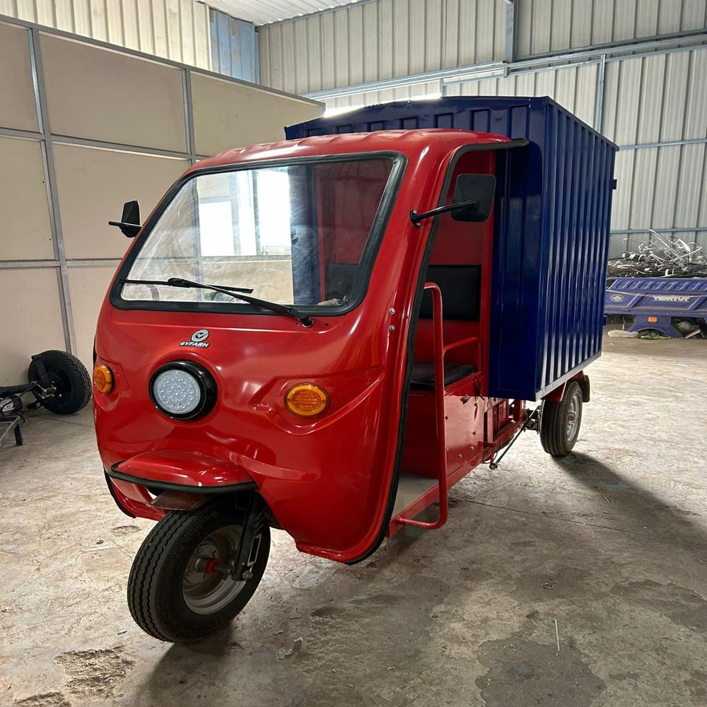 E Rickshaw Loader - Features: Efficient Electric Power