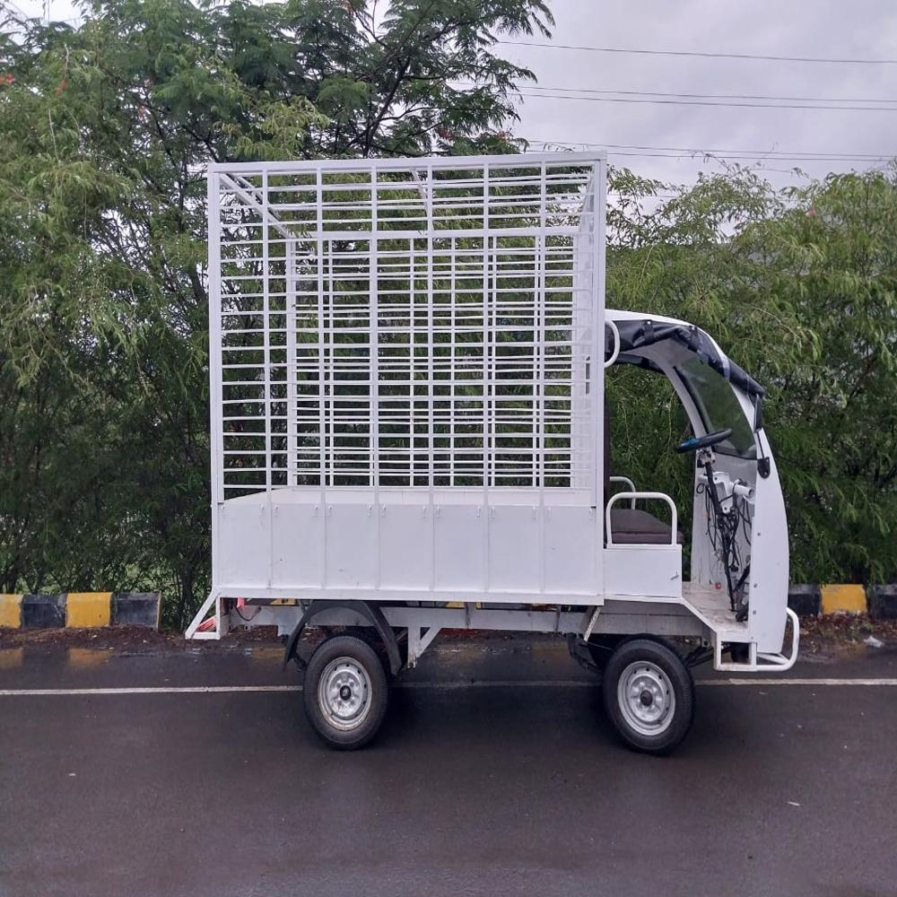 4 Wheeler Electric Loader - Charger Type: Lithium