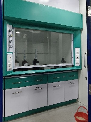 Laboratory Fume Hoods - Design: Modern