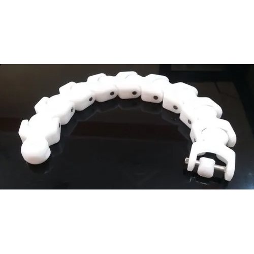 1702 Multiflex Crate Conveyor Chain - Features: Flexibility