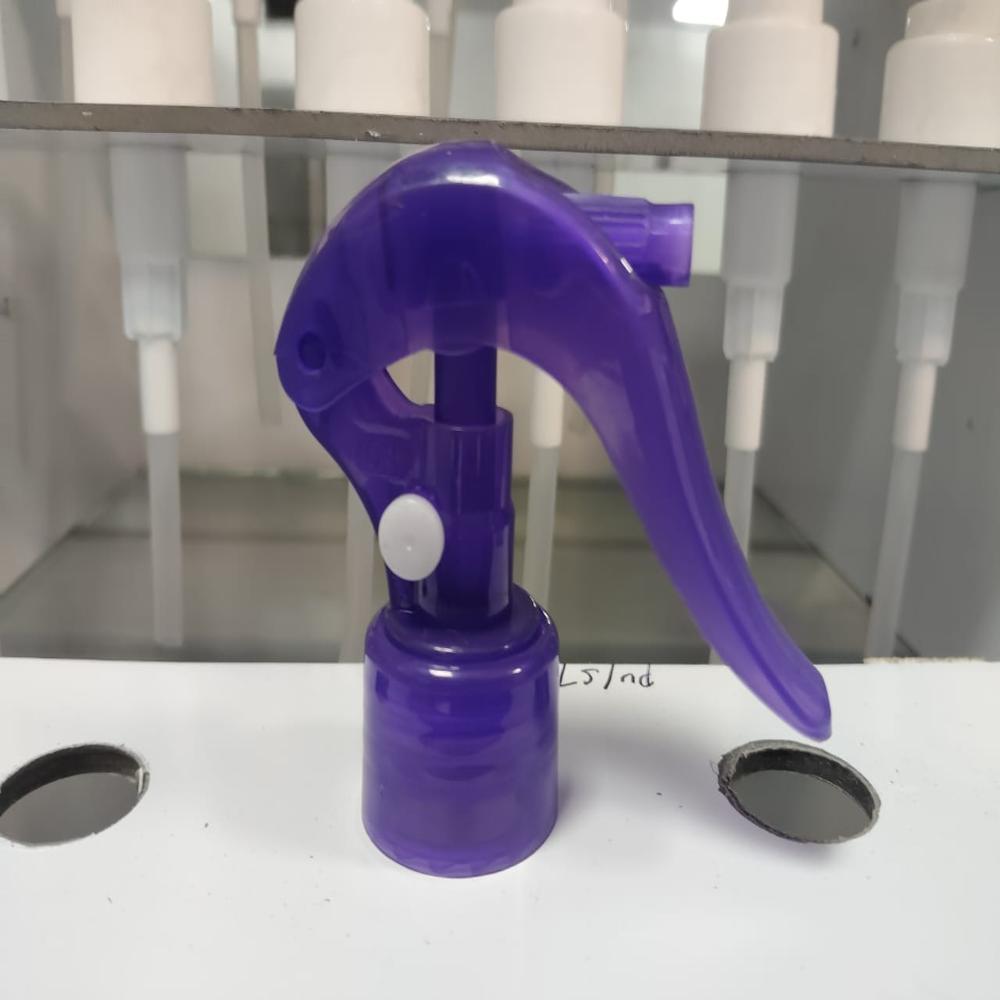 Locking Mini Trigger Pump - Color: Green