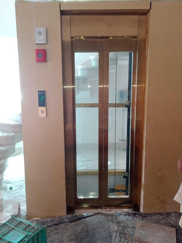 Automatic Centre Opening MRL Lift