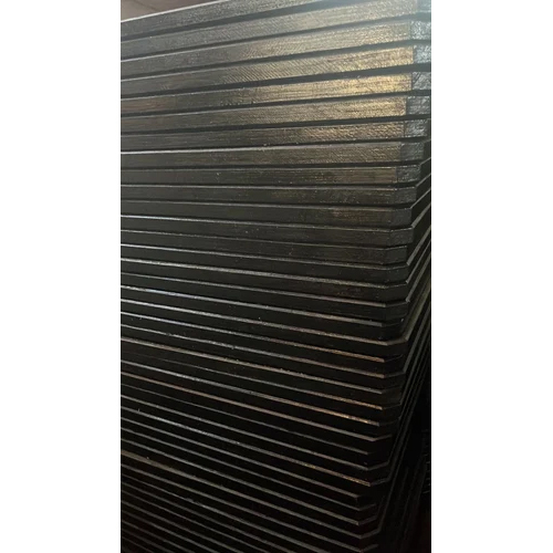 Concrete Block Wooden Pallets