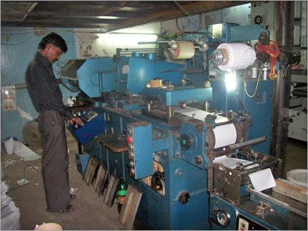 इवासाकी लेबल प्रिंटिंग मशीन