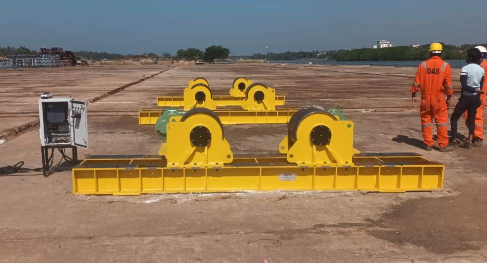 Self Aligning Welding Rotators