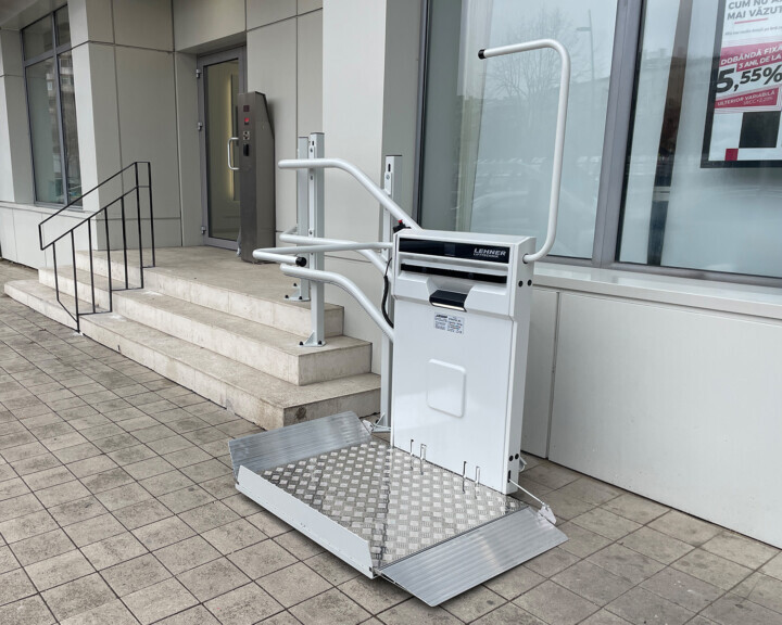 Platform Lift For Wheelchair Stratos-Ng Outdoor Pillars - Type: Elevators