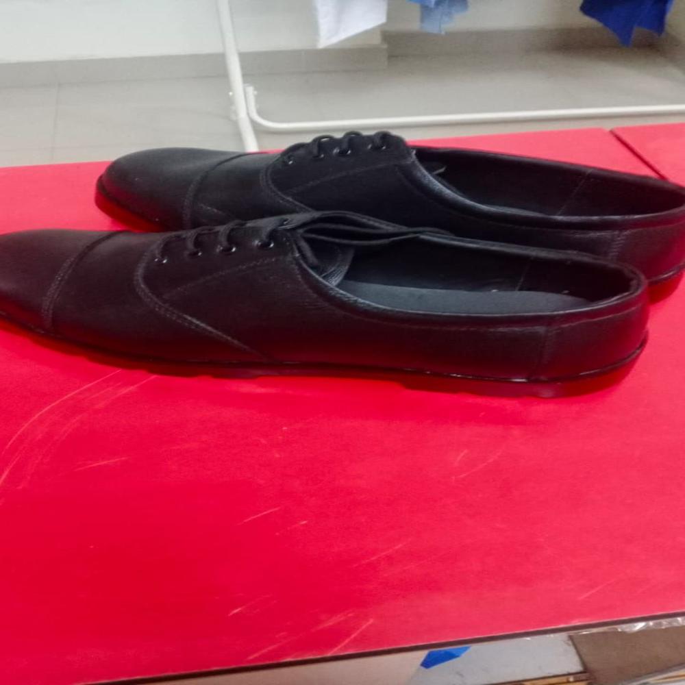 Black Shoe - Season: Rainy