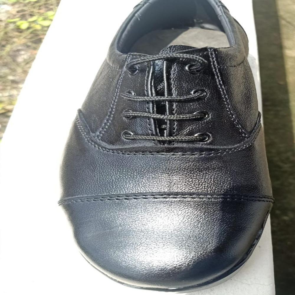 Black Shoe - Season: Rainy