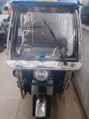 S S Super Deluxe Model Along with S S H& Front Glass