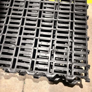 VT Plastic Slatted Flooring for Calfs