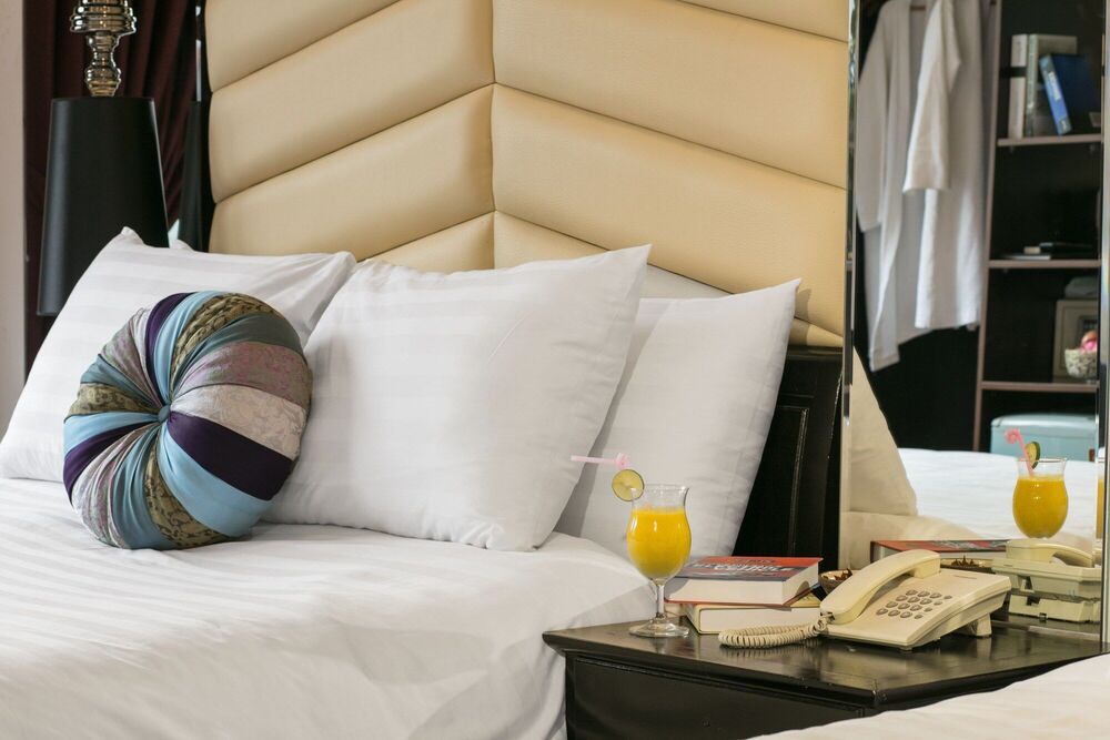 White Hotel Pillows - Feature: Breathable